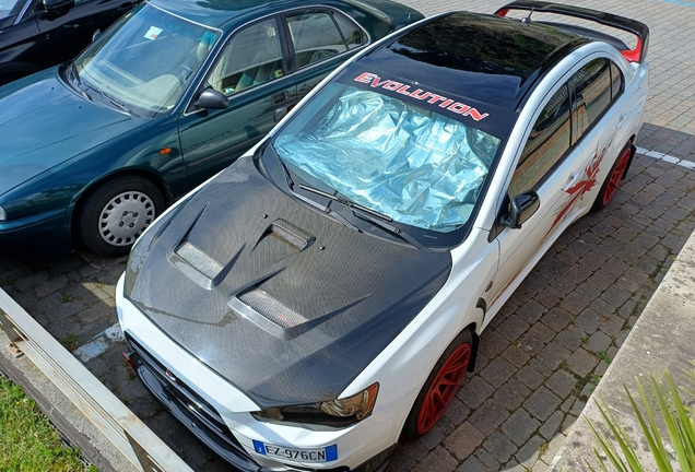 Mitsubishi Lancer Evolution X Varis
