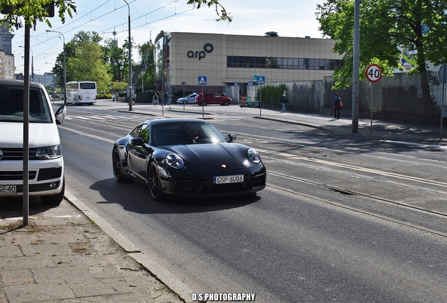 Porsche 992 Carrera 4 GTS
