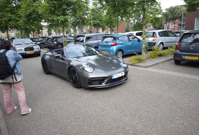 Porsche 992 Carrera 4 GTS Cabriolet