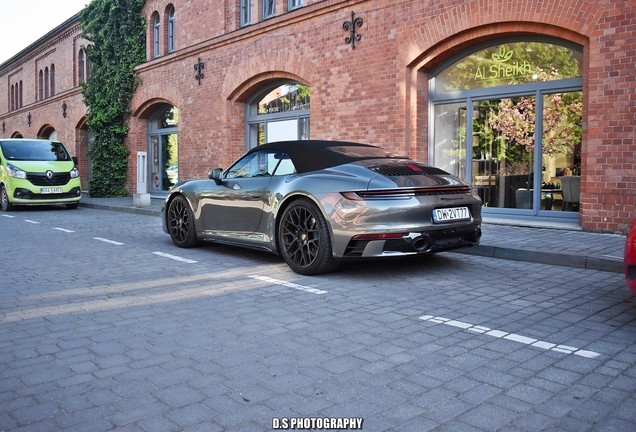 Porsche 992 Carrera 4S Cabriolet