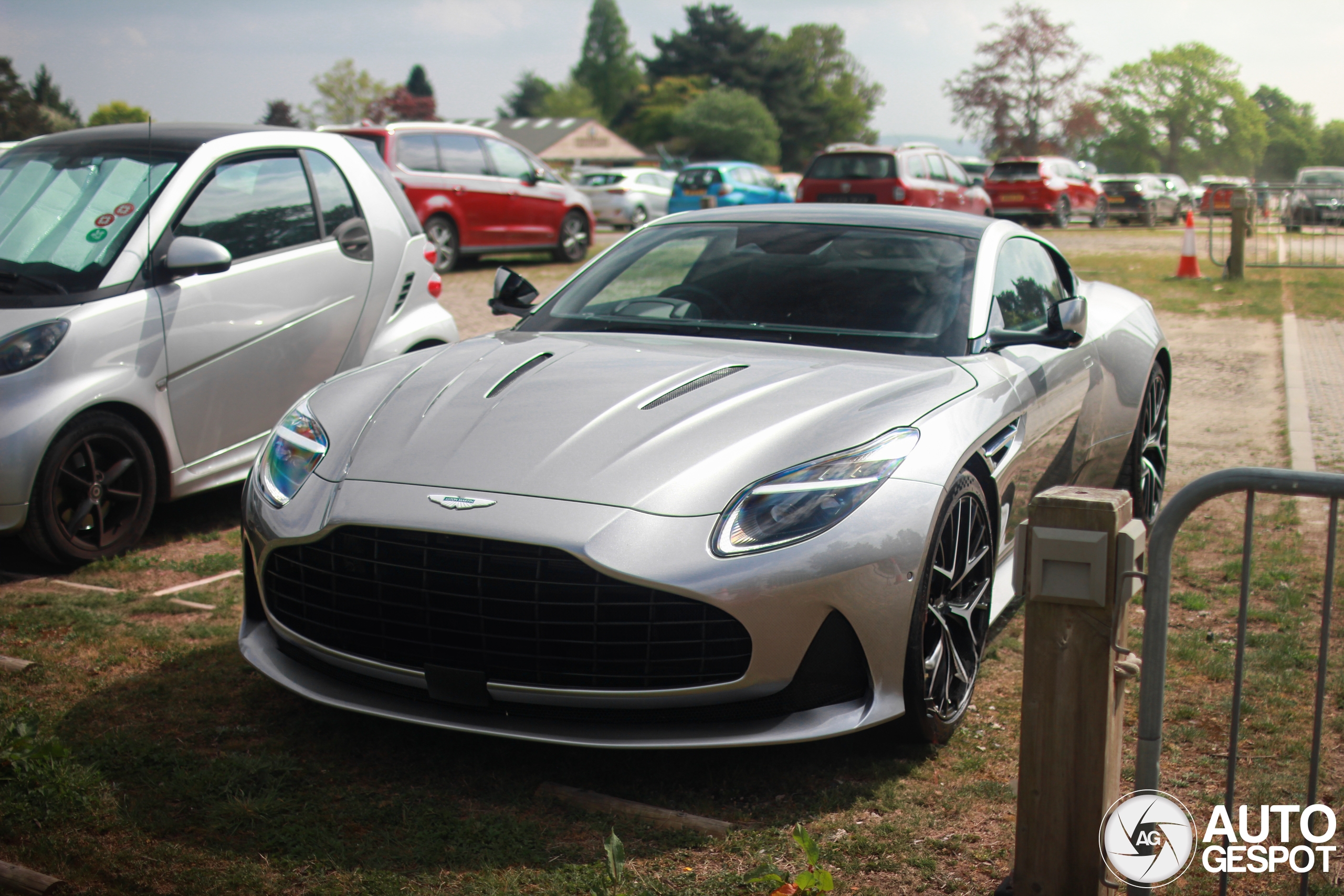 Aston Martin DB12