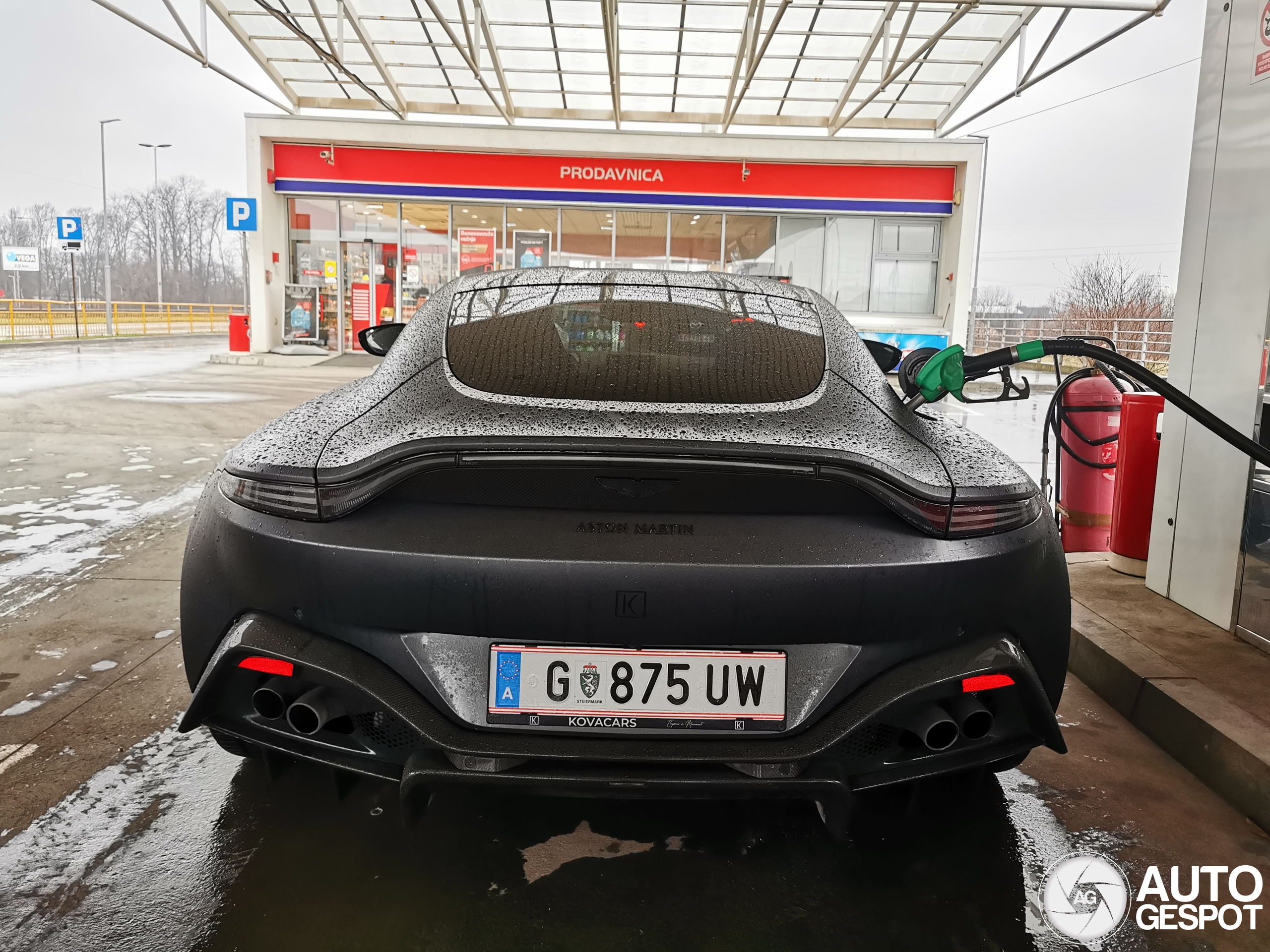 Aston Martin V8 Vantage 2018