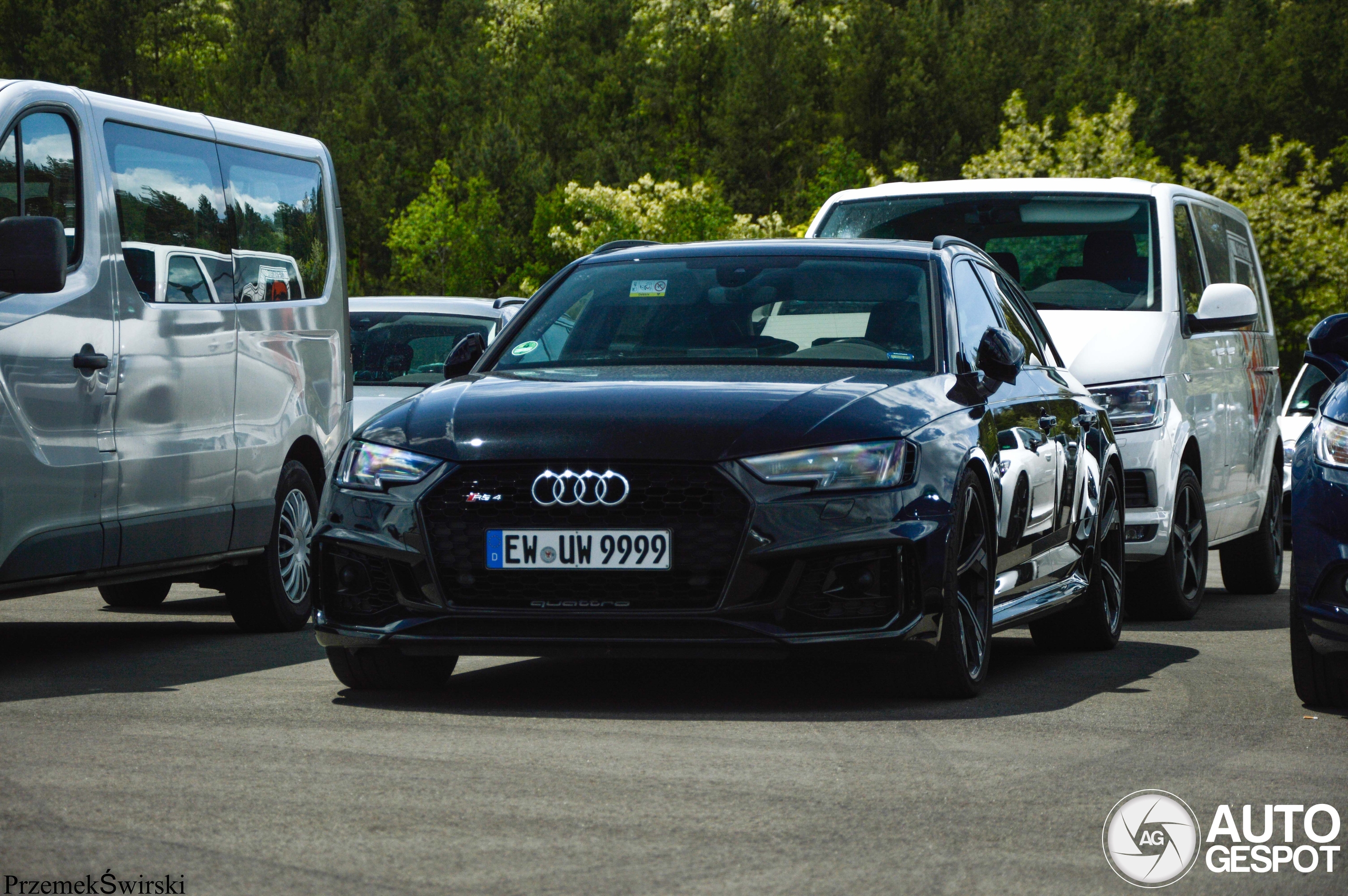 Audi RS4 Avant B9