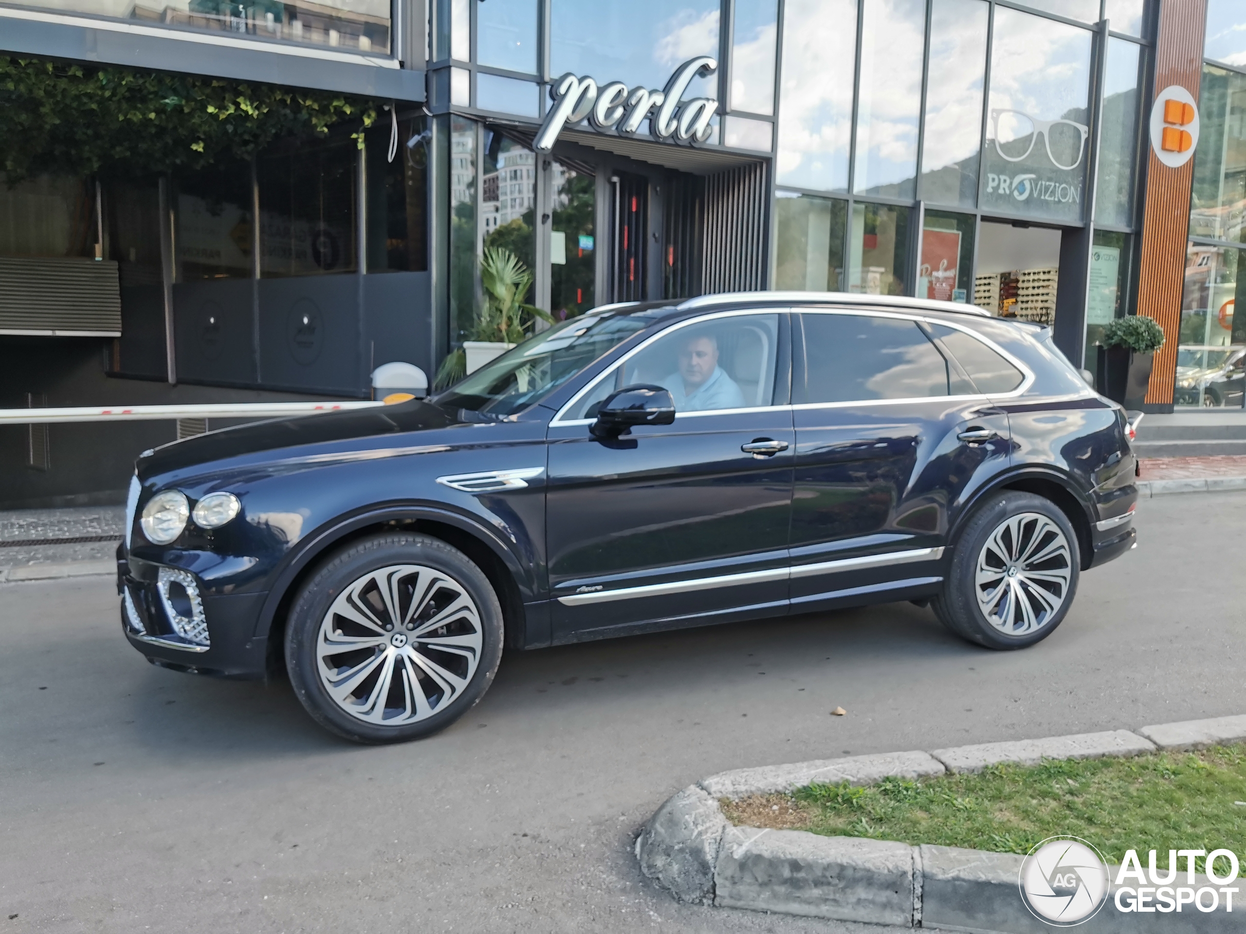 Bentley Bentayga Azure