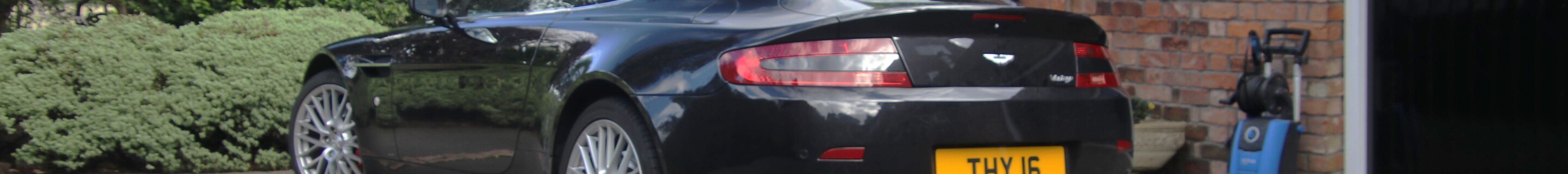 Aston Martin V8 Vantage