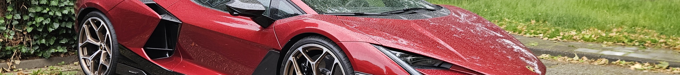 Lamborghini Revuelto