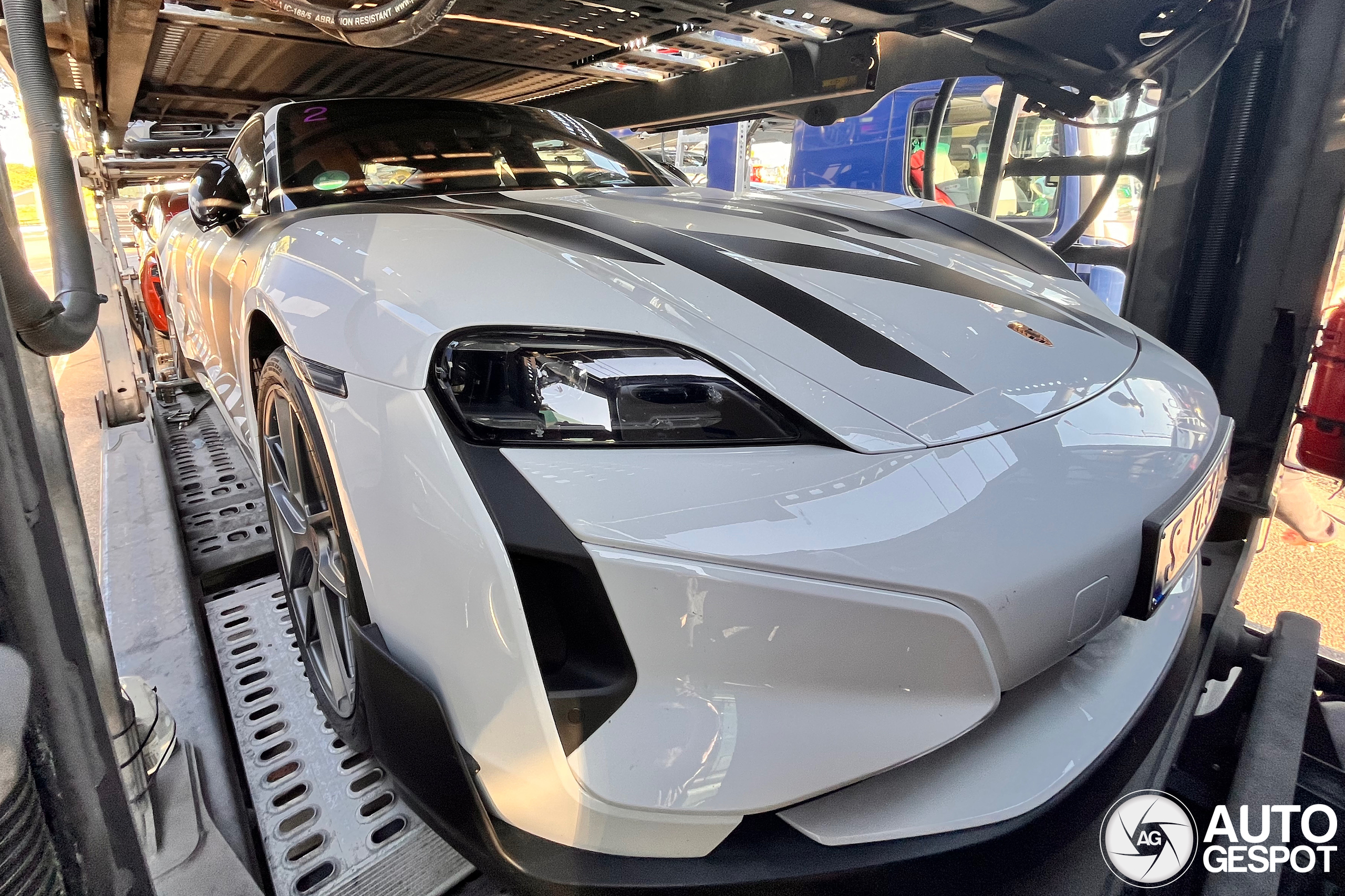 Convoy of dreams: 32 Porsches spotted en route to Zandvoort