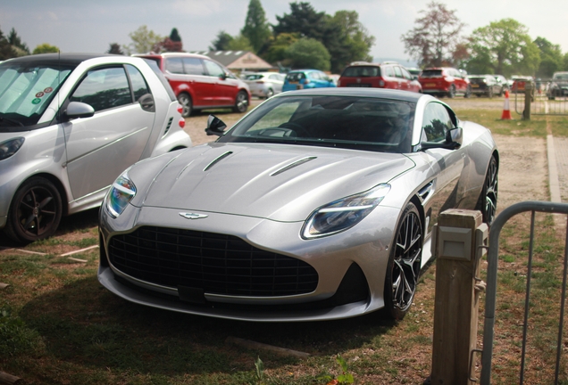 Aston Martin DB12