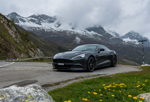 Aston Martin Vanquish 2013