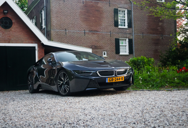 BMW i8