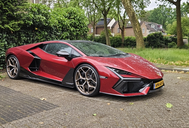 Lamborghini Revuelto