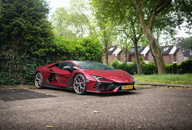 Lamborghini Revuelto