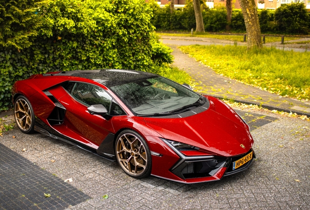 Lamborghini Revuelto