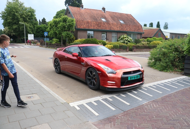 Nissan GT-R 2015