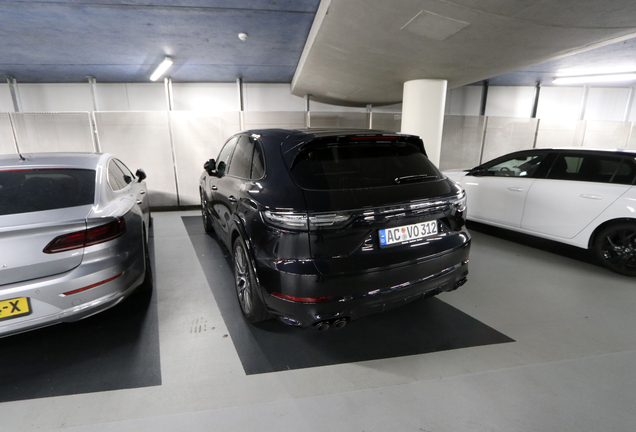 Porsche 9YA Cayenne GTS