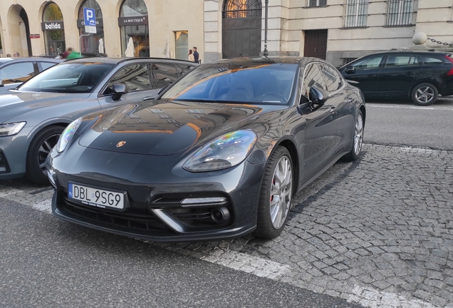 Porsche 971 Panamera Turbo