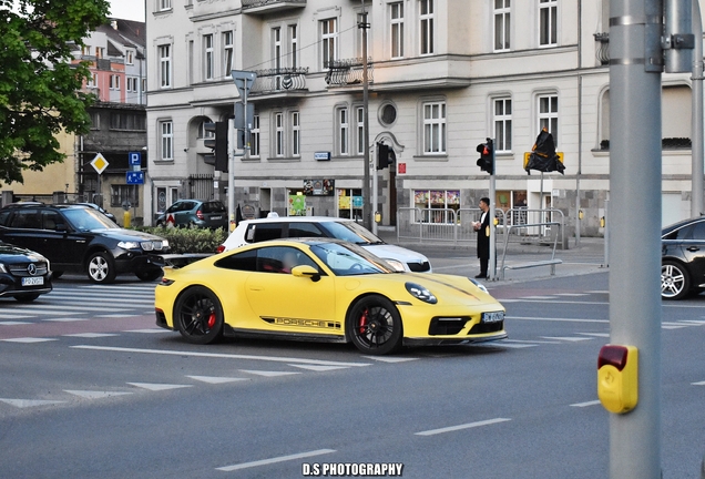 Porsche 992 Carrera 4 GTS