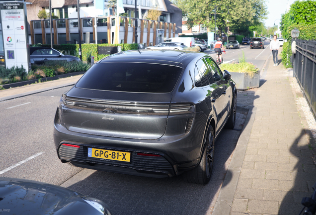 Porsche Macan EV Turbo