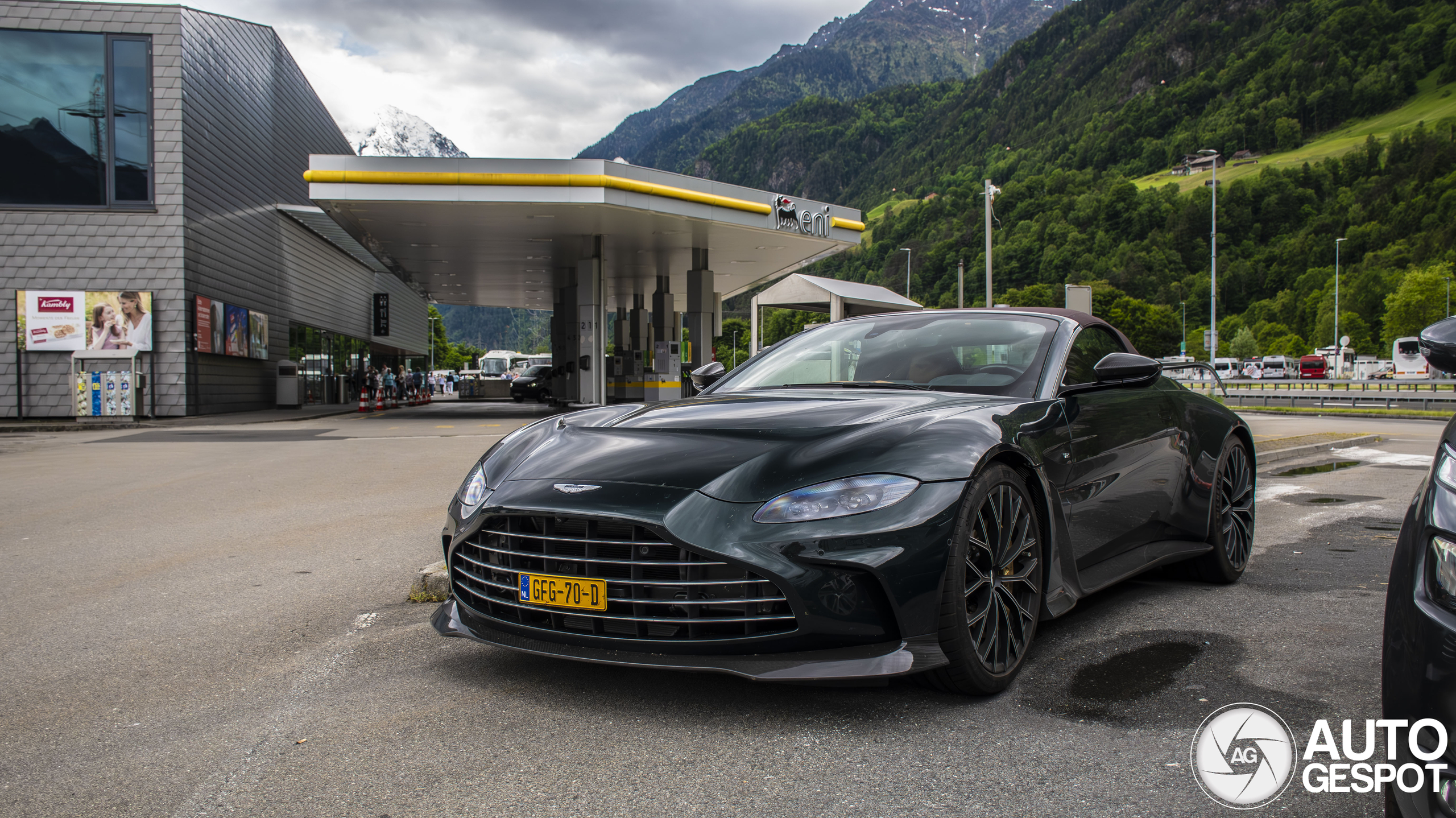 Aston Martin V12 Vantage Roadster 2023