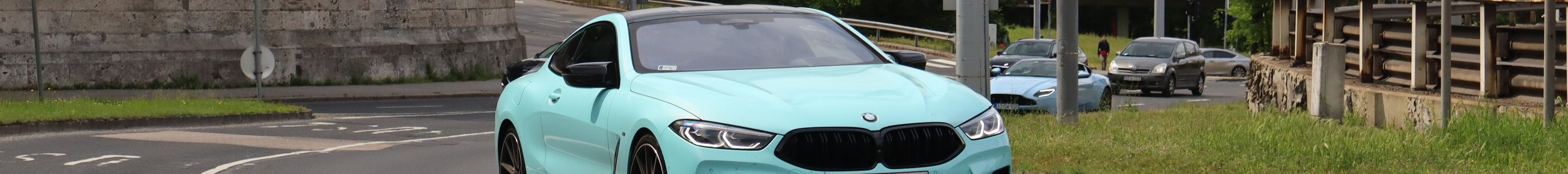 Aston Martin DB11 V8