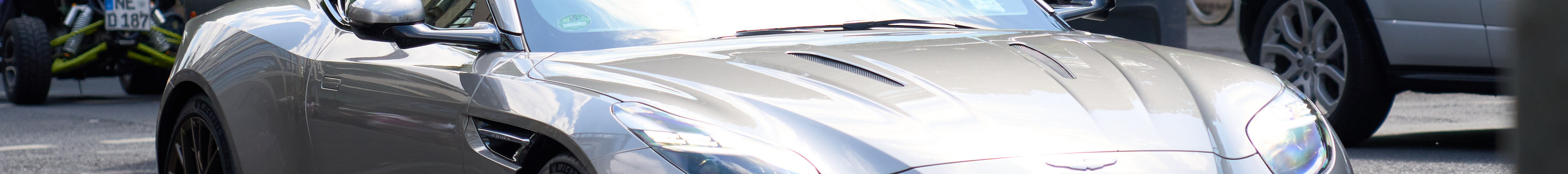 Aston Martin DB12