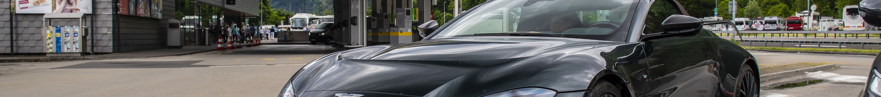 Aston Martin V12 Vantage Roadster 2023
