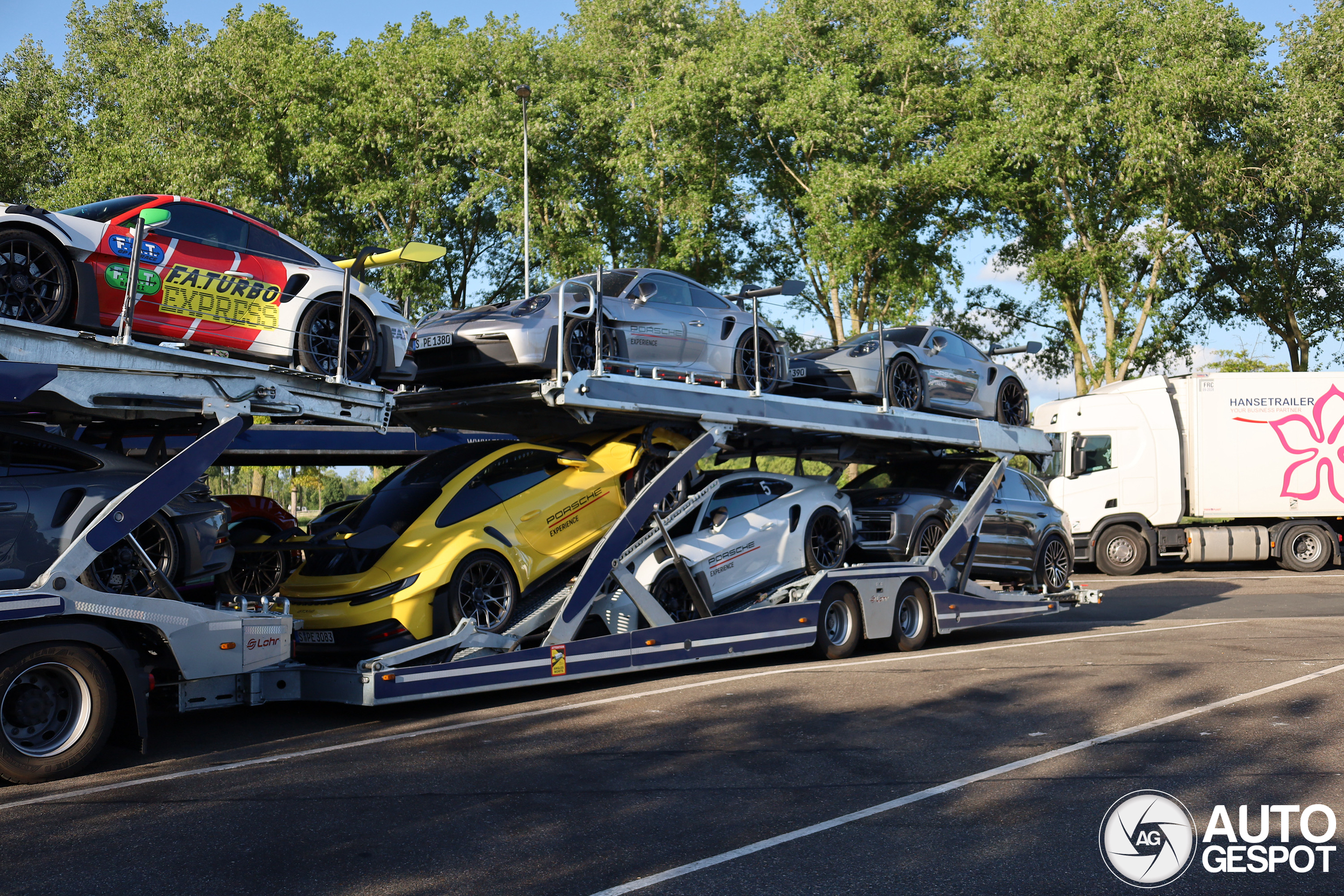 Convoy of dreams: 32 Porsches spotted en route to Zandvoort