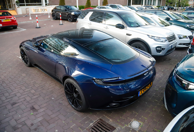 Aston Martin DB11 AMR