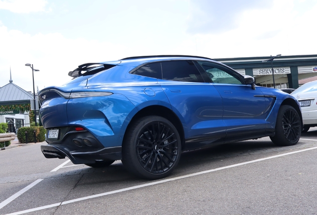 Aston Martin DBX707