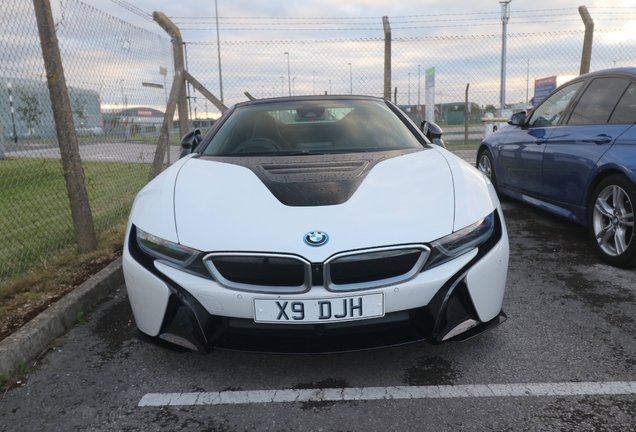 BMW i8 Roadster