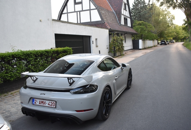 Porsche 718 Cayman GT4