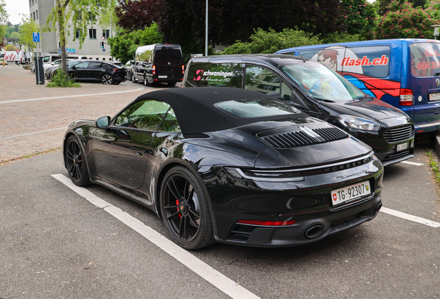 Porsche 992 Carrera 4 GTS Cabriolet