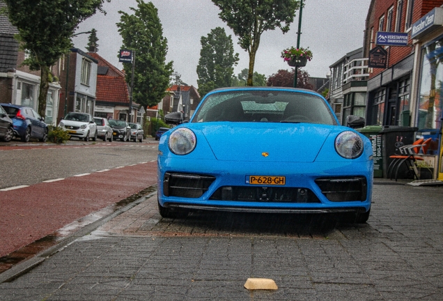 Porsche 992 Carrera 4 GTS Cabriolet