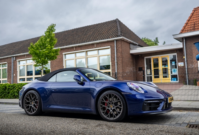Porsche 992 Carrera 4S Cabriolet