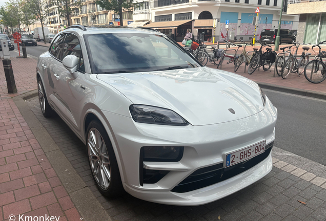 Porsche Macan EV Turbo