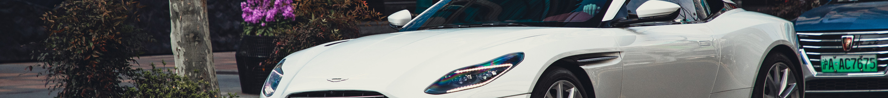 Aston Martin DB11 V8