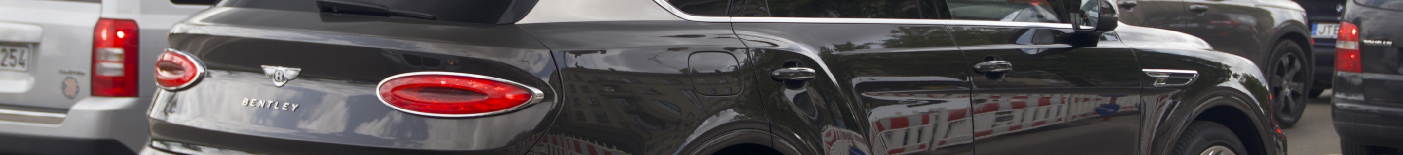 Bentley Bentayga Azure