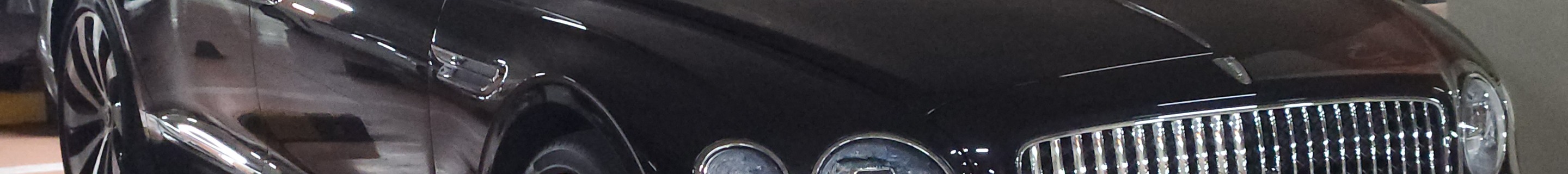 Bentley Flying Spur V8 Azure