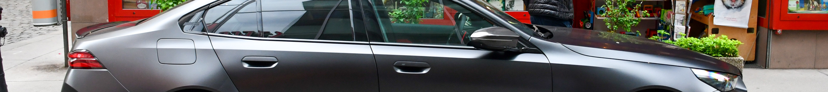 BMW M5 G90