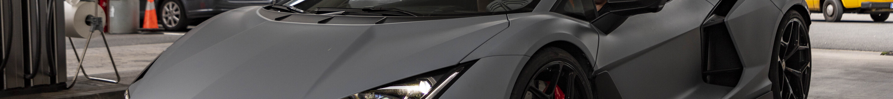 Lamborghini Revuelto