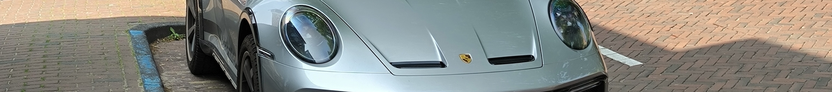 Porsche 992 Dakar
