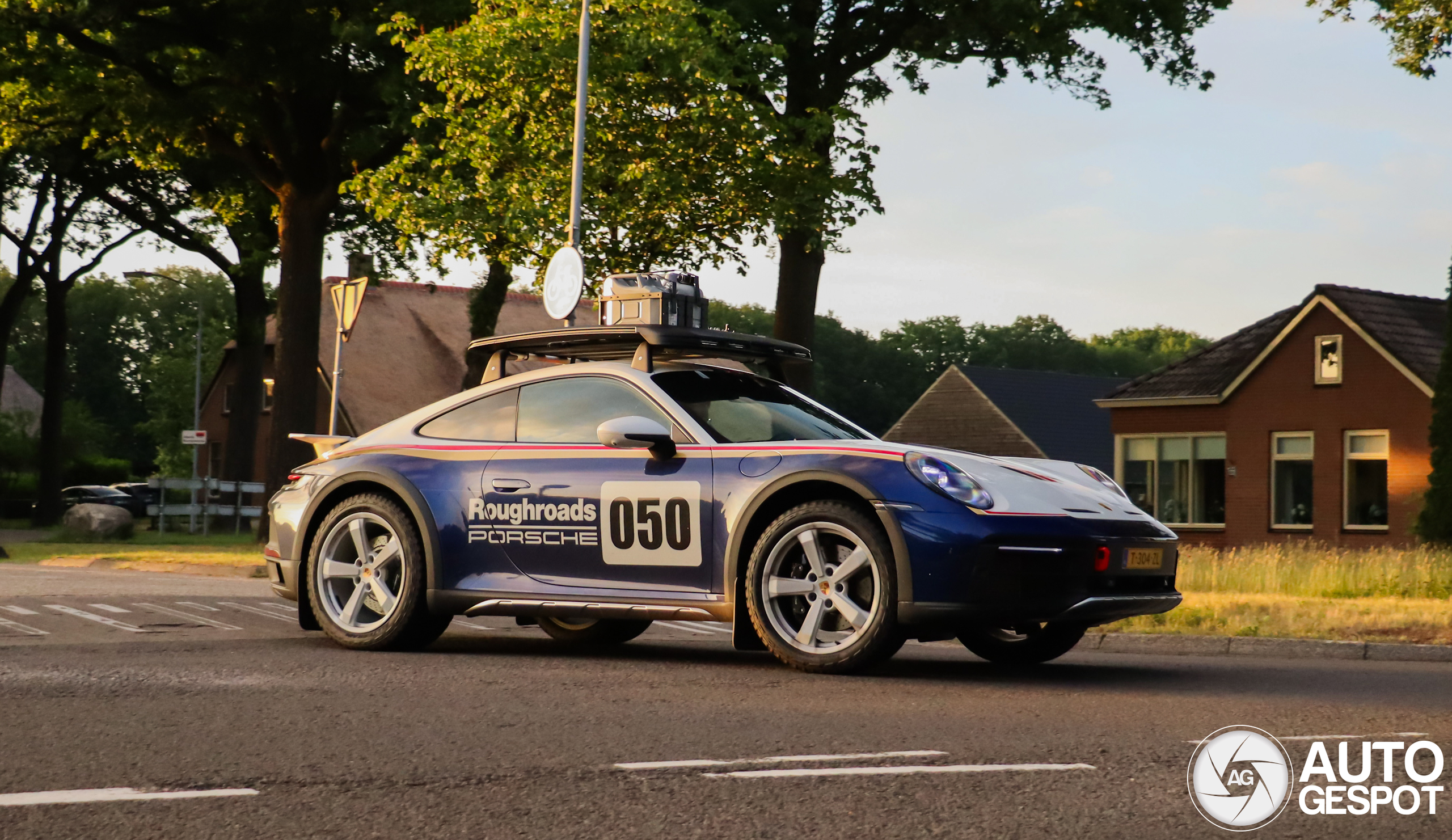 Porsche 992 Dakar