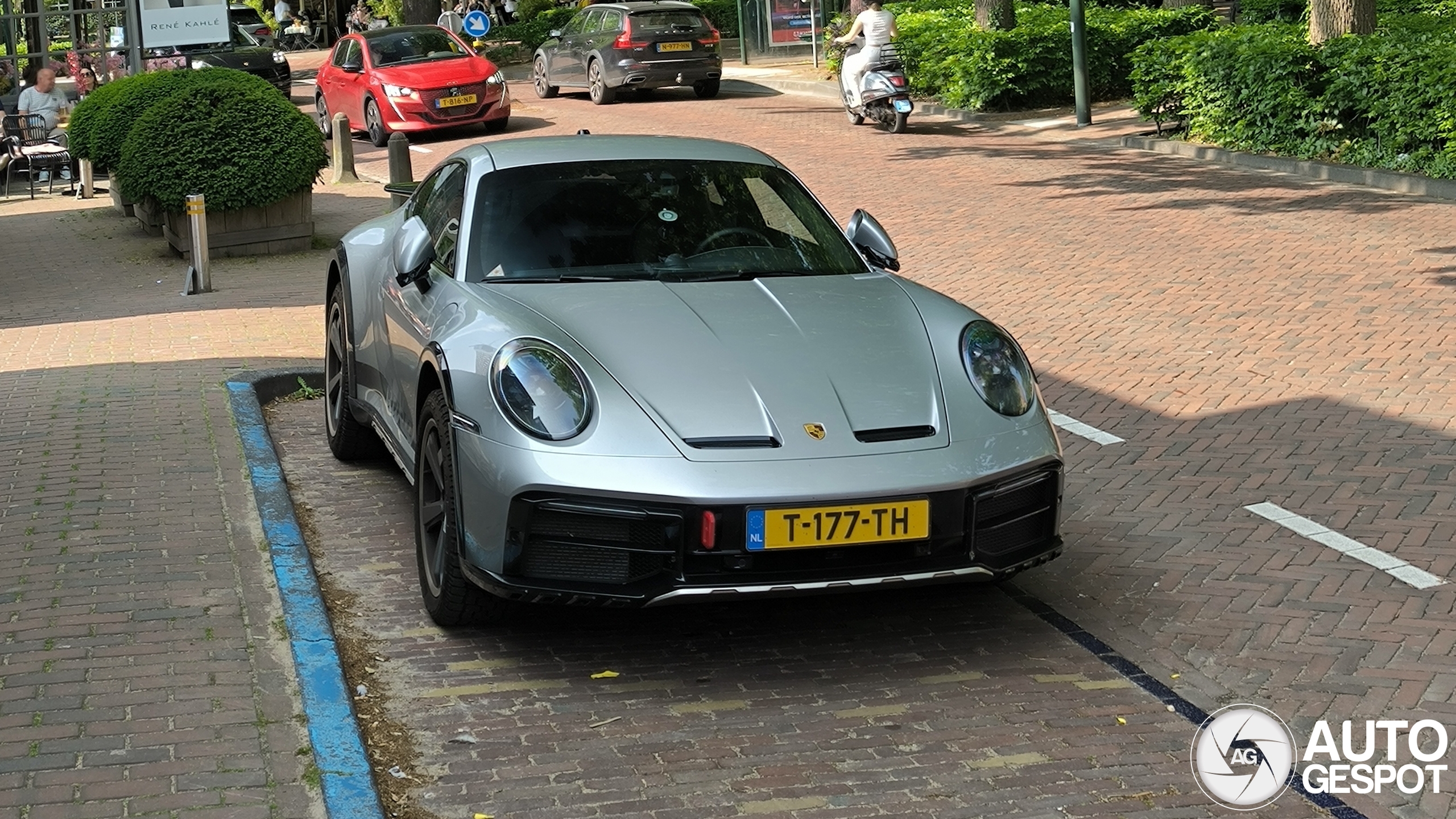 Porsche 992 Dakar