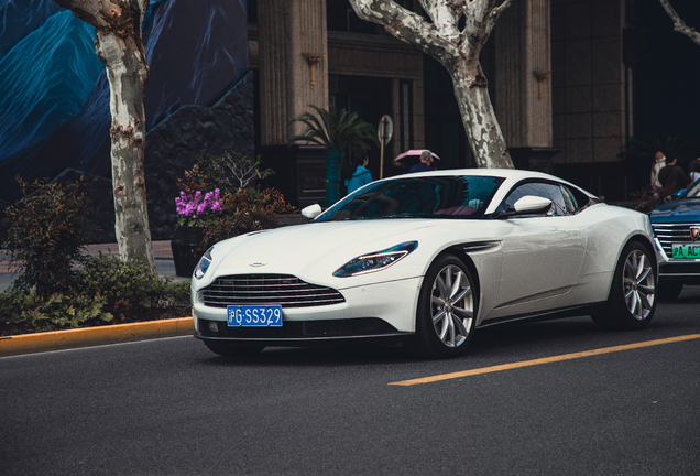 Aston Martin DB11 V8