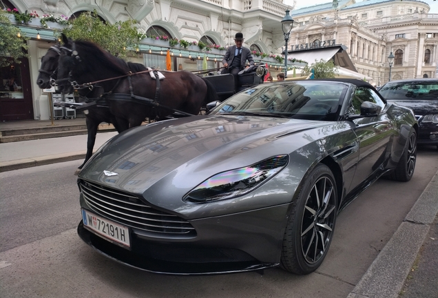 Aston Martin DB11 V8 Volante