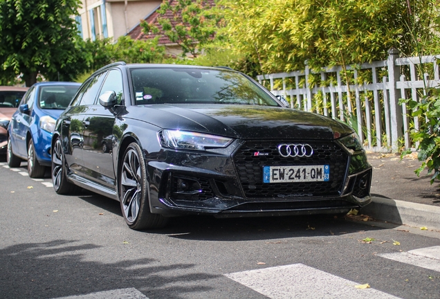 Audi RS4 Avant B9