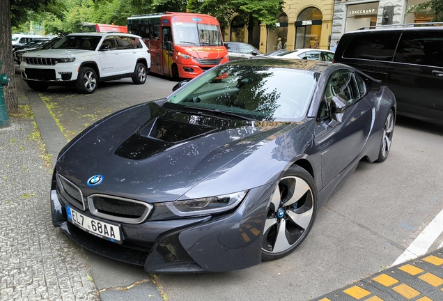 BMW i8