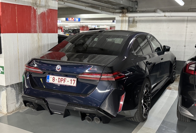 BMW M5 G90