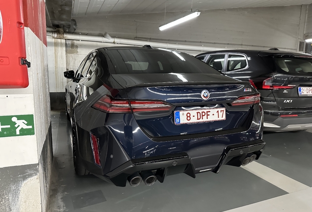 BMW M5 G90