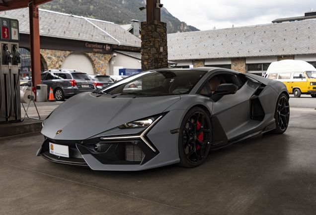 Lamborghini Revuelto
